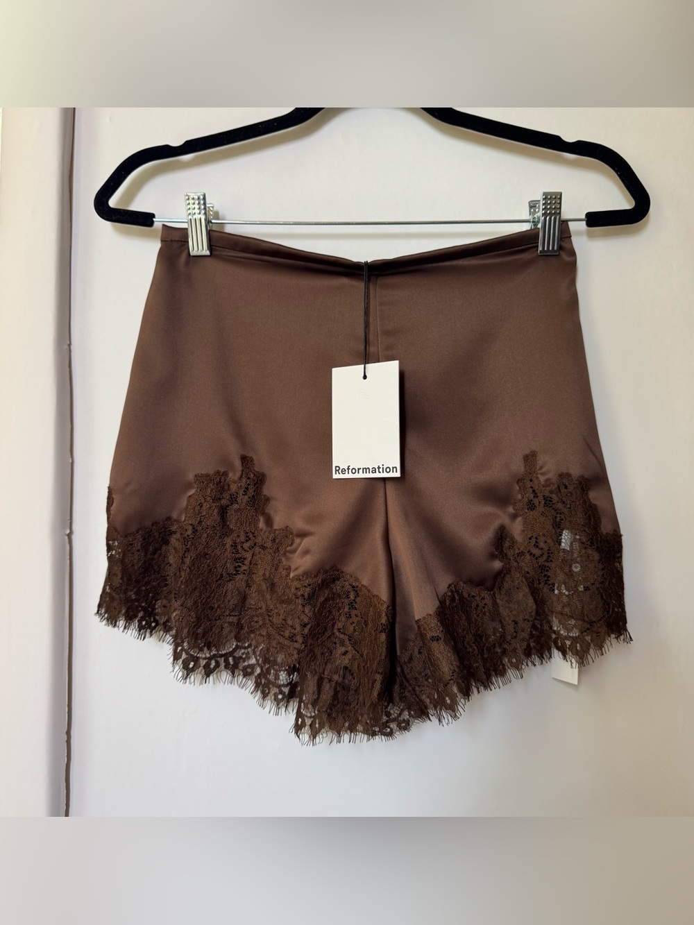NWT Reformation Fern Satin Lace Shorts Pinecone Brown Small - Picture 9 of 11